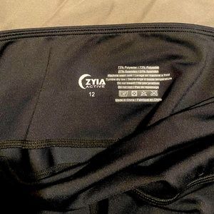 Zyia Active Black light n tight with side pockets